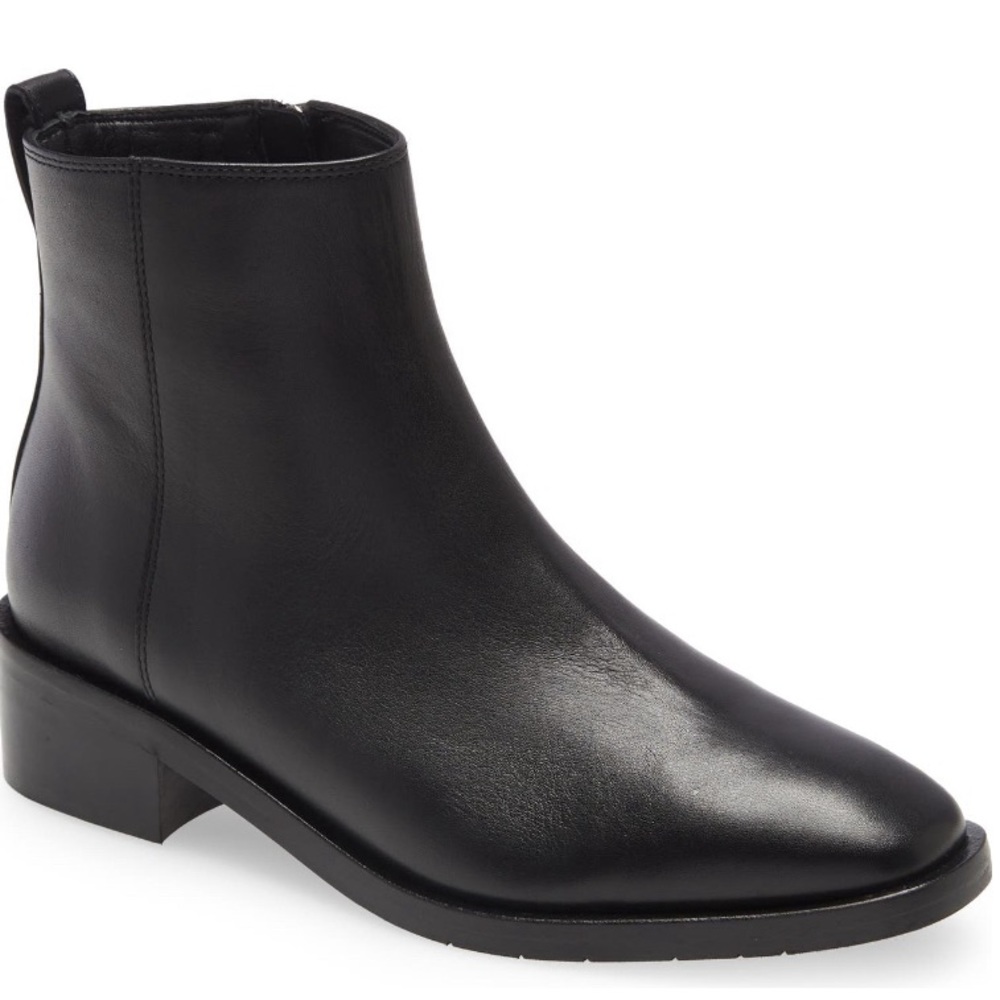 Aquatalia Carisa Bootie Black Size 7.5 EUC like new
